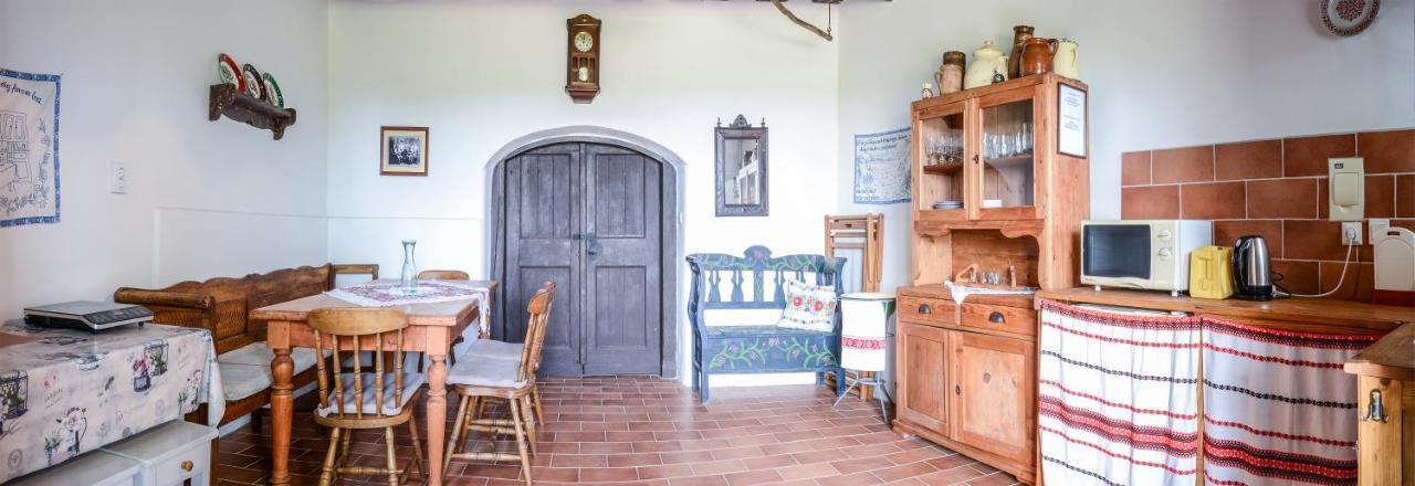 Villa Mali Pince à Aszofo Extérieur photo